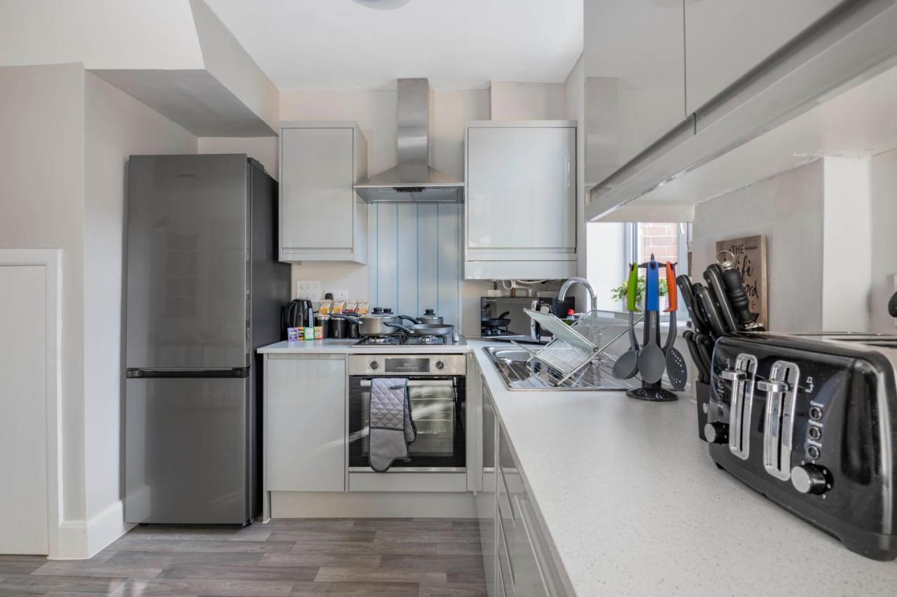 Spacious 3 Bed House, Netflix, Garden, Parking Саутгемптон Экстерьер фото